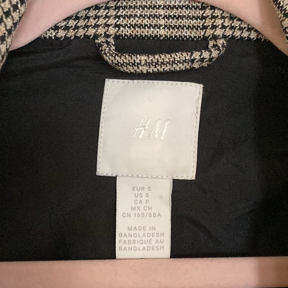 H&M Oversized Single-Breasted Blazer. Black/Brown/Tan. Size: S - Picture 3 of 5